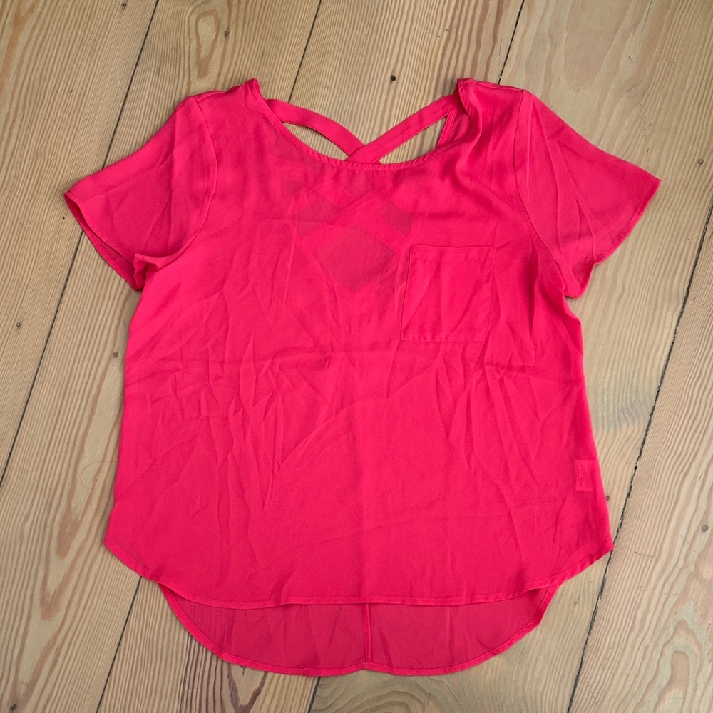 Francesca's Collections Vibrant Red Short Sleeve Top